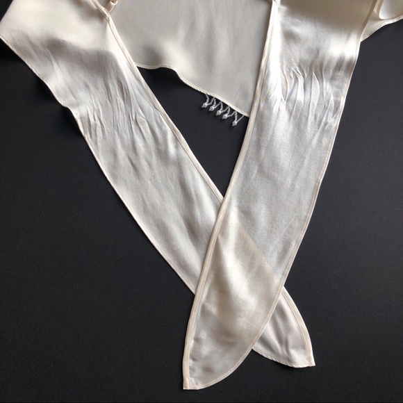 🛑SOLD🛑 Victoria’s Secret Silk Ivory Wrap Tie - Picture 3 of 7